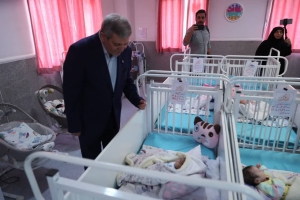 تصویر بازدید رئیس سازمان بهزیستی کشور از شیرخوارگاه امام علی(ع)