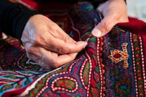 تصویر تامین بسته‌های حمایتی هدفمند ضرورتی برای رونق گردشگری و صنایع‌دستی البرز است