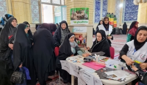 تصویر برپایی میز خدمت سلامت محور در حاشیه نماز جمعه کرج