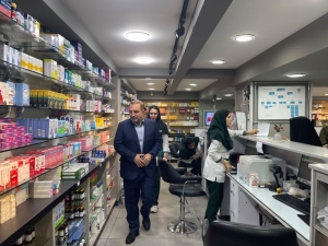 تصویر داروخانه‌های شبانه‌روزی نقشی حیاتی در پایداری شبکه درمانی استان ایفا می‌کنند