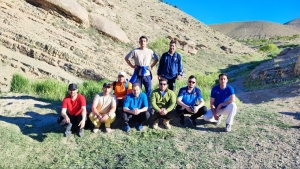 تصویر کوهپیمایی آتش‌نشانان فردیس؛ گامی برای استحکام تیمی و ارتقای آمادگی جسمانی
