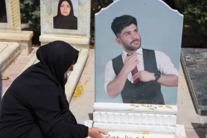 تصویر غبارروبی مزار نام‌آوران اهدای عضو در استان البرز انجام شد