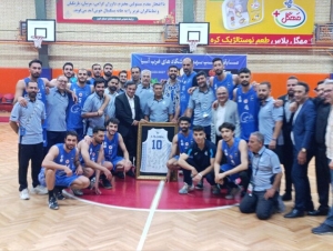 تصویر استقلال نفت را سوزاند و قهرمان شد