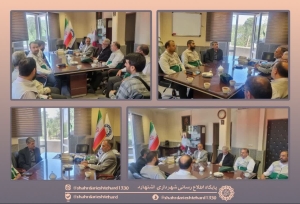 تصویر قول مساعد شهردار اشتهارد برای همکاری در تأمین زمین کانون‌های خدمت رضوی