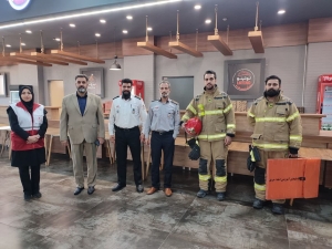 تصویر برگزاری آزمون آمادگی جسمانی کارکنان آتش‌نشانی کمال‌شهر