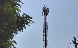 تصویر نصب پنج دکل جدید همراه اول در طالقان