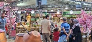 تصویر جشنواره سوغات اقوام با عطر گلاب در کرج آغاز شد