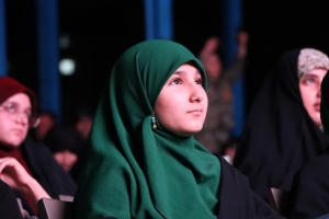 تصویر تماشاخانه سیار، میهمان کودکان و نوجوانان شهرک پیام ماهدشت شد