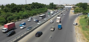 تصویر نصب تابلوهای تبلیغاتی در حریم راه‌ها بدون مجوز ممنوع است