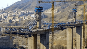 تصویر پل B1 چگونه در برابر موج انفجار دوام آورد؟