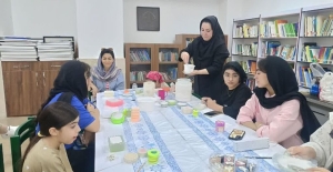 تصویر کارگاه یک‌روزه ساخت تزئینات پارافینی و سازه‌های سنگی در کانون البرز