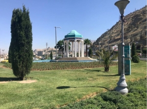 تصویر گل‌های فصلی، منطقه ۱۰ را زیباتر کردند