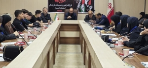 تصویر روایت مراسم تشییع رهبر شهید با هنرمندی دانش آموز خبرنگاران استان البرز