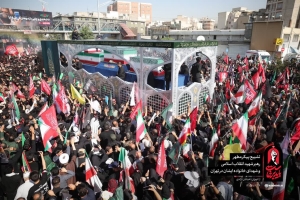 تصویر تصاویر تشییع امام مجاهد شهید، حضرت آیت‌الله العظمی خامنه‌ای و شهدای خانواده ایشان