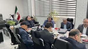 تصویر برگزاری نشست بررسی مسائل و موانع واحدهای تولیدی و سرمایه‌گذاری در استانداری البرز