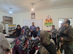 تصویر بازدید معاون سوادآموزی البرز از مرکز یادگیری محلی دانا