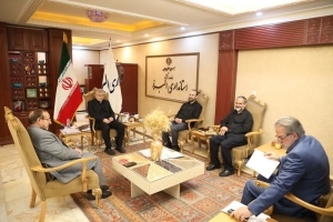 تصویر نشست استاندار البرز با مجمع نمایندگان استان برای بررسی مسائل و اولویت‌های توسعه‌ای