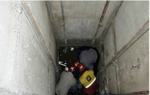 سقوط بالابر در کرج؛ یک نفر جان باخت و چهار نفر مصدوم شدند
