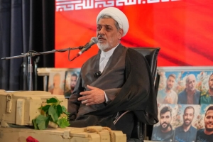 تصویر تکریم خانواده‌ شهدا، تجلی نگاه والای اسلام به ایثارگران است