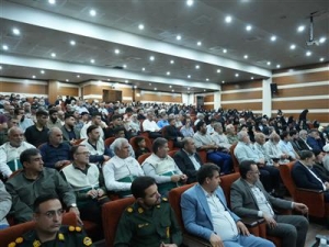 تصویر آیین تجلیل از خانواده‌های شهدا، جانبازان و ایثارگران در کمال‌شهر