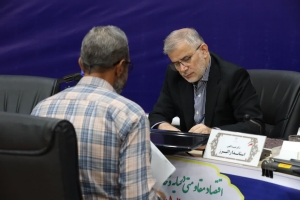 تصویر بیش از ۴ ساعت گفت‌وگوی مستقیم استاندار البرز با مردم برای پیگیری مطالبات