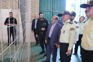 تصویر خداقوت و خسته نباشید علی حدادی به پرسنل مرکز آموزش درجه‌داری شهید چمران چهارباغ