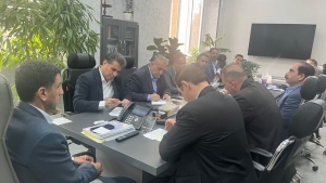 تصویر برگزاری جلسه بررسی احداث کارخانه آب معدنی در روستای مورد آسارا
