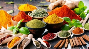 تصویر افزایش شدید قیمت ادویه/ قیمت زردچوبه ۴ برابر شده است