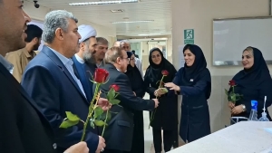 تصویر حمایت از پرستاران به‌عنوان ستون‌های اصلی درمان، در اولویت قرار دارد